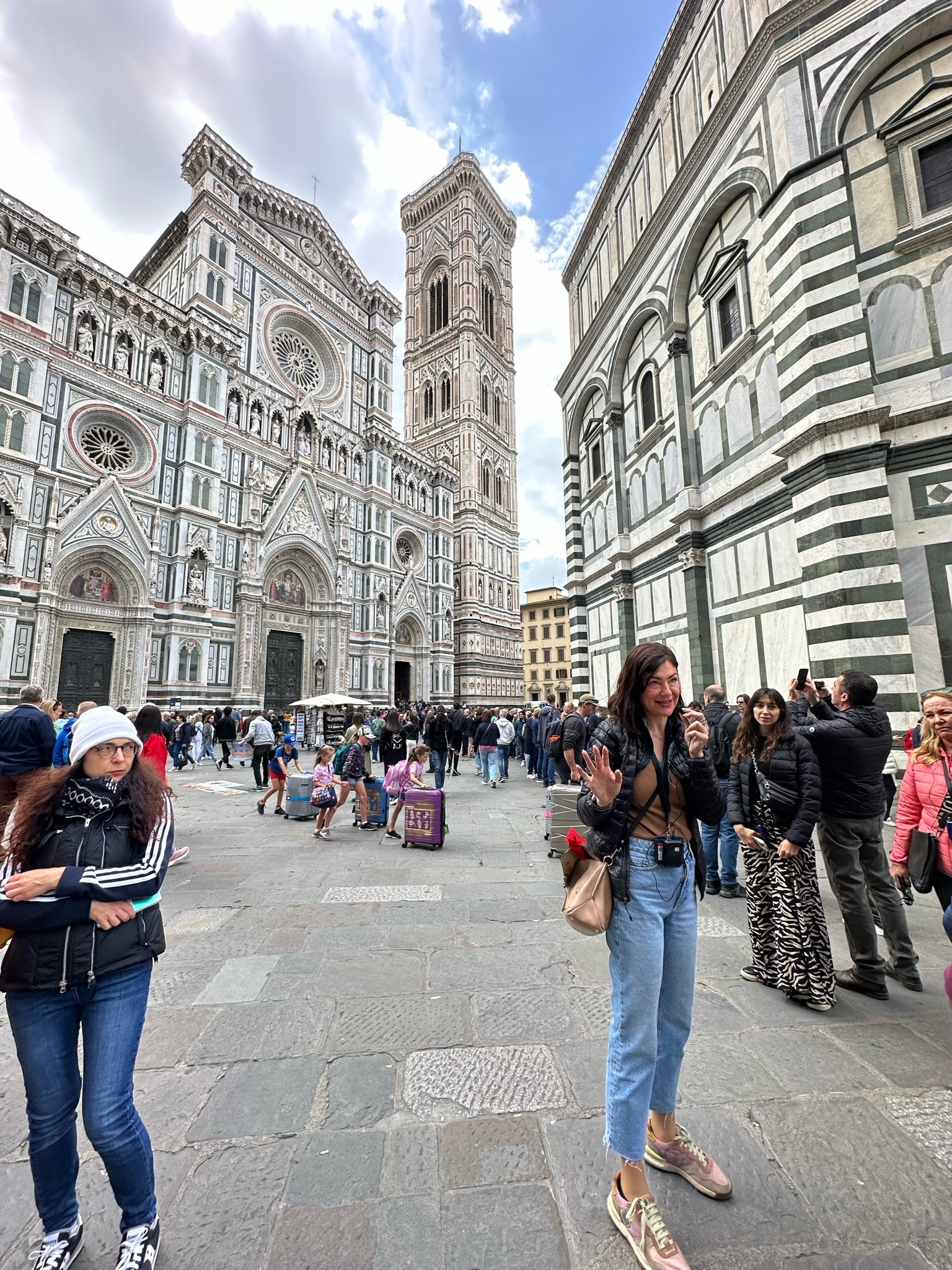 Chiara Reale explicando la Catedral de Florencia durante el free tour